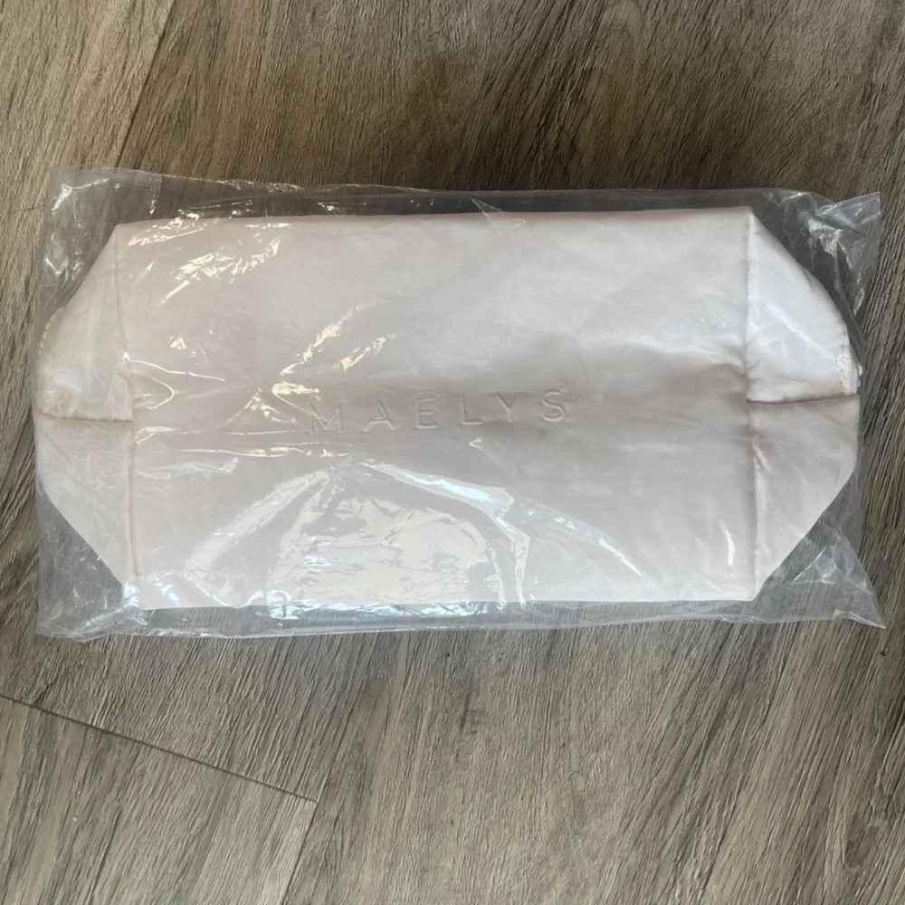 Maelys Cosmetic Travel Bag Case BNIP  For all your travel needs